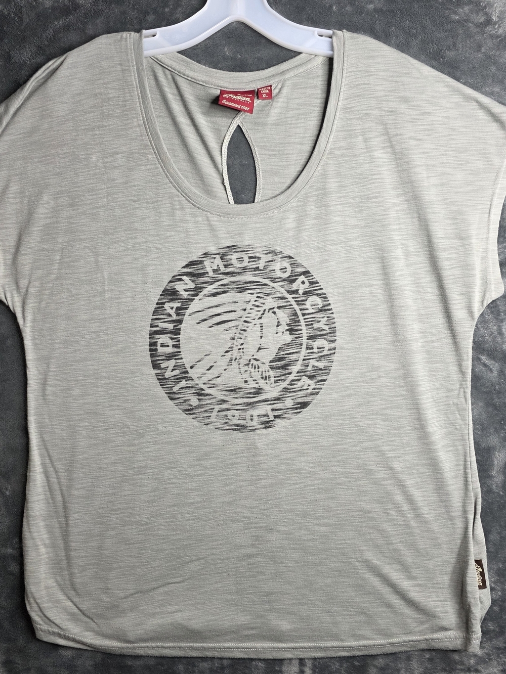 Indian MC Light Gray Women’s Open Back Short Sleeve Graphic. Sz XL